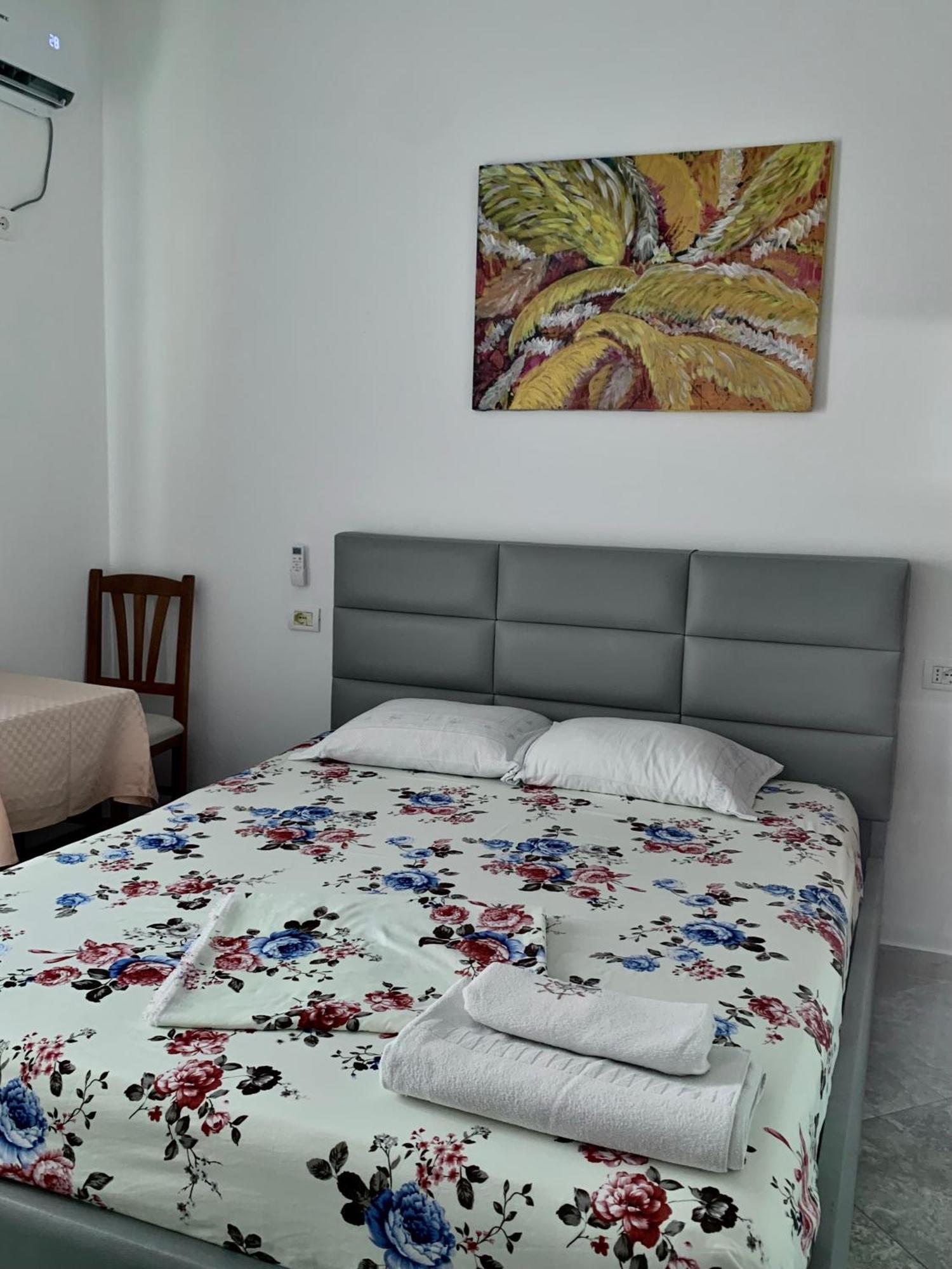 Serenade Beach Durrës Rom bilde