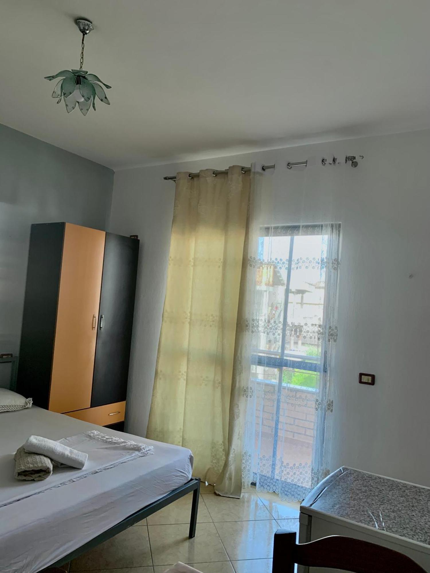 Serenade Beach Durrës Rom bilde